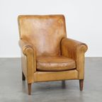 Stijlvolle Gepatineerde Vintage Schapenleren Fauteuil Met Een Comfortabele Zit thumbnail 2