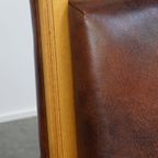 Mooie En Comfortabele Schapenleren Art Deco Design 2 Zits Bank Met Houten Details thumbnail 4
