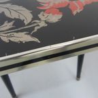 Vintage Salontafel Met Glazen Blad En Schuine, Taps Toelopende Poten thumbnail 14
