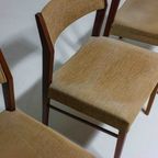 Set Van 6 Elegante Mid-century Eetkamerstoelen In Okergele Stof thumbnail 6