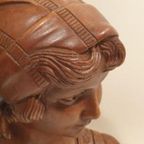 Kunsthars Buste Borstbeeld Jonge Vrouw Genummerd thumbnail 9