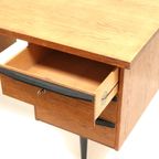 Vintage Bureau Met Zes Lades Op Elegante Poten thumbnail 8