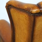 Prachtige En Comfortabele Schapenleren Oorfauteuil Met Een Geweldig Patina thumbnail 6