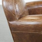 Zeer Comfortabele Generfde Rundleren Armchair Met Een Tijdloos Design En Afgewerkt Met Siernagels thumbnail 12