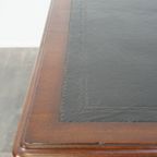 Geweldige Antieke 19E Eeuwse Engelse Schrijftafel Met Een Zwart Lederen Blad thumbnail 14
