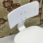 Wit Vintage Schoolstoeltje Retro Schuine Pootjes thumbnail 6