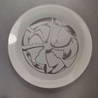 Glazen Schaal Met Geëtst Patroon Van Maskers Ca 1990 - 2000 thumbnail 14