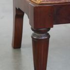 Unieke Schapenleren Hocker Met Mooie Details En Gecombineerd Met Hout thumbnail 8