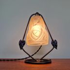 Art Deco Nachtlampje Van Smeedijzer En Gesatineerd Glas, Gesigneerd Degué thumbnail 17