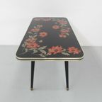 Vintage Salontafel Met Glazen Blad En Schuine, Taps Toelopende Poten thumbnail 12