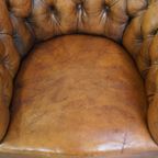 Antieke, Karakteristieke Schapenleren Chesterfield Clubfauteuil Op Wieltjes thumbnail 7