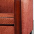 Luxe Art Deco Design Fauteuil Met Rode Stoffen Bekleding En Houten Details thumbnail 10