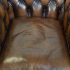 Set Van 2 In Goede Staat Verkerende En Luxe Klassieke Rundleren Engelse Chesterfield Fauteuils thumbnail 7