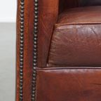 Comfortabele Vintage Schapenleren Clubfauteuil In Engelse Stijl Met Een Mooi Patina thumbnail 12