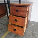 Vintage Houten Bureau Met Zwevend Blad En Zwart Frame thumbnail 12
