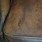 Geweldige, Karaktervolle Vintage Schapenleren Oorfauteuil Met Een Mooi Patina thumbnail 13