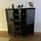 Zwart Glans Kabinet Kast Met Chroom Strip Met 4 Vakken En Deurtjes thumbnail 3