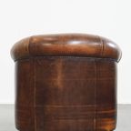 Unieke En Tijdloze Schapenleren Clubfauteuil Met Een Geweldig Patina thumbnail 4