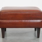 Comfortabele En Karaktervolle Set Van 2 Schapenleren Chesterfield Fauteuils Met Hocker thumbnail 21