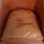 In Een Goede Staat Verkerende Rundleren Engelse Stijl Clubfauteuil In Een Lichte Cognac Kleur thumbnail 7