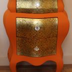 Oranje Ladekast Met Bladgoud Op De Lades thumbnail 6