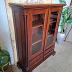 Klassieke Empire Stijl Vitrinekast, Servieskast, Mahoniehout Afm.102x36m En 131cm Hoog. thumbnail 4