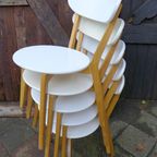 Mooi Set Van 5 Witte Ronde Stoelen thumbnail 2