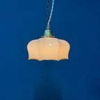 Vintage Beige Glazen Hanglamp Met Messing Armatuur thumbnail 5