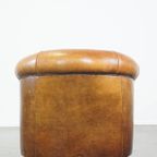 Charmante, Stoere En Comfortabele Schapenleren Clubfauteuil In Een Mooie Cognac Kleur thumbnail 5