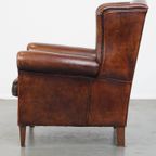 Comfortabele Vintage Engelse Stijl Schapenleren Oorfauteuil Met Een Zeer Mooie Kleurstelling thumbnail 6