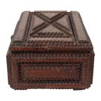 Antieke Houten Tramp Art Doos Trinket Folk Art Uniek Stuk thumbnail 2