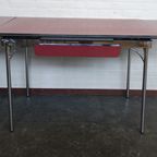 Uitschuifbare Tafelblad Met Besteklade Van Rood Formica thumbnail 12