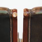 Set Van 2 Sierlijke En Karaktervolle Groene Vintage Rundleren Engelse Chesterfield Fauteuils thumbnail 3