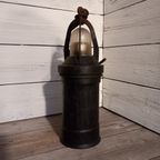 Oude Gietijzeren Industriele Mijnlamp / Potlamp. thumbnail 2