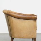 Goed Doorleefde Vintage Schapenleren Clubfauteuil Met Een Stoere Look Van Nico Van Oorschot thumbnail 3