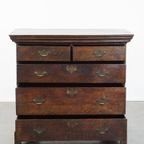 Elegante Vroeg 18e Eeuwse Antieke Engelse Ladekast/ Commode Gemaakt Van Eikenhout Met 5 Lades thumbnail 4