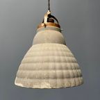 Oude Kwik Glazen Hanglamp Met Messing Armatuur thumbnail 8