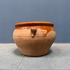 Okergele Geglazuurde Aardewerk Pot Uit Frankrijk thumbnail 10