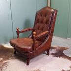 Bijzonder Stoere Vintage Bibliotheekfauteuil Met Studs thumbnail 3