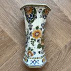 Vaas, Polychroom Met Bloem-Decoratie Van Delft. thumbnail 5
