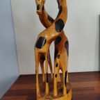 Houten Giraffes In Lieve Pose thumbnail 3