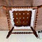 Antieke Houten Spijlenstoel Vs Speels Designobject thumbnail 10