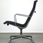 Zeer Mooie Design Vitra Draaifauteuil Model Ea 116 In Zwarte Stof thumbnail 6