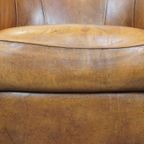 Comfortabele En Charmante, Stoere Schapenleren Clubfauteuil In Een Prachtige Cognac Kleur thumbnail 12