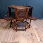 Antieke Octagonale Salon- Of Bijzettafel Met Oosterse Accent thumbnail 5