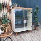 Vintage Kastje Met Glas Retro Design Vitrinekast Pootjes thumbnail 11
