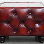 Set Van 3 Rundleren Chesterfield Bijzet/ Salontafels In Een Mooie Rode Kleur Met Glazen Bladen thumbnail 10