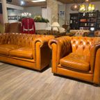 Engelse Bendic Chesterfield 2 Zits Bank + Clubfauteuil In Cognac Leder thumbnail 2