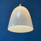 Hoge Opaline Glazen Hanglamp Met Messing Armatuur thumbnail 10