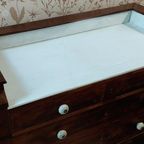 Franse Vintage Commode Met Wit Marmeren Blad thumbnail 4